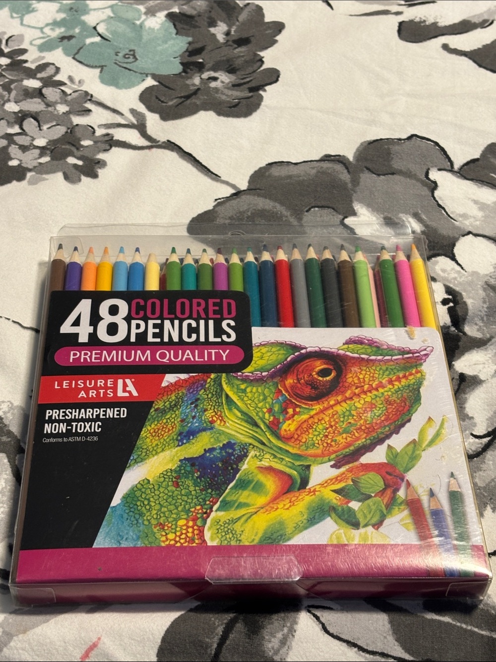 48 Colored Pencils